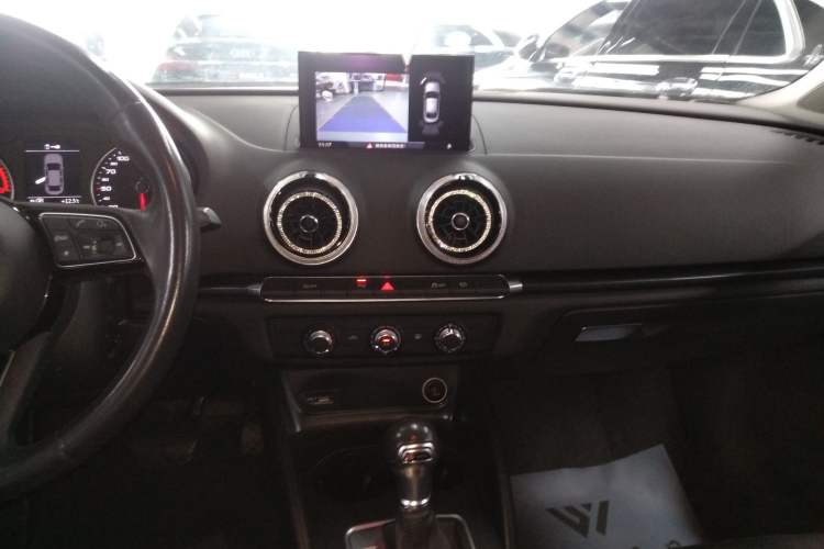 Used Audi A3 2020 Limousine 35 TFSI Fashion Edition China VI Emission Standard Audio And AC Panel