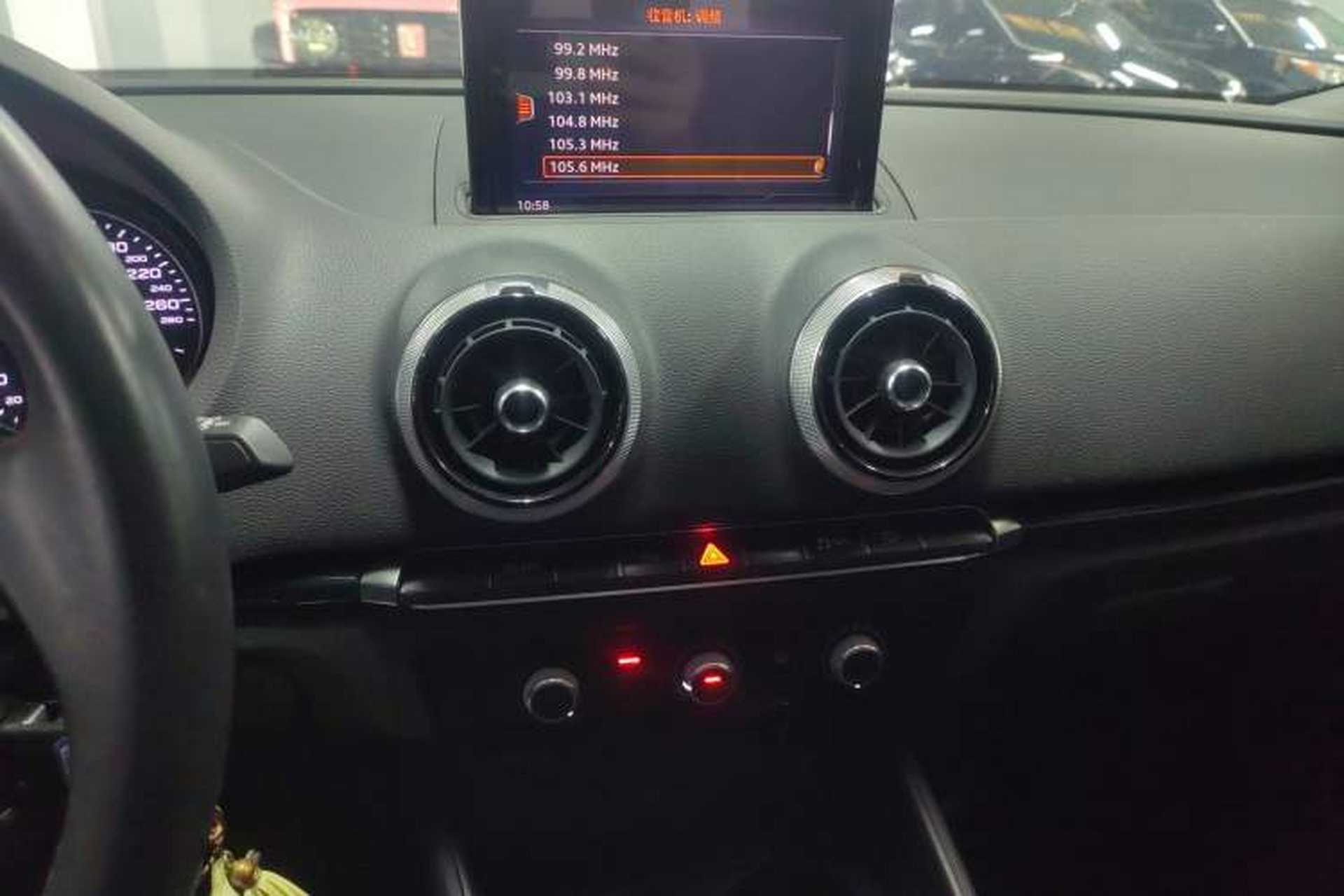 Used Audi A3 2020 Sportback 35 TFSI Fashion Edition China VI Emission Standard Audio And AC Panel