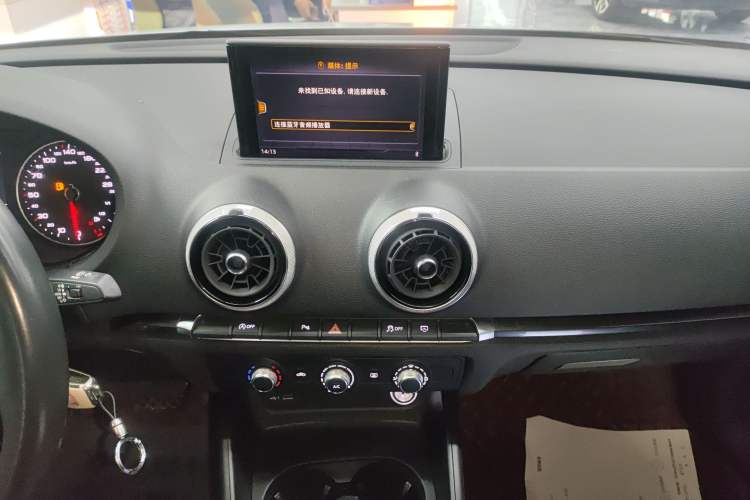 Used Audi A3 2020 Limousine 35 TFSI Fashion Edition China VI Emission Standard Audio And AC Panel