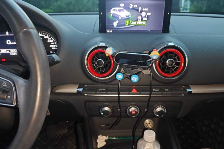 Used Audi A3 2020 Restyled Sportback 35 TFSI Entry-Level China VI Emission Standard Audio And AC Panel