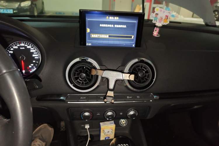 Used Audi A3 2020 Limousine 35 TFSI Fashion Edition China VI Emission Standard Audio And AC Panel
