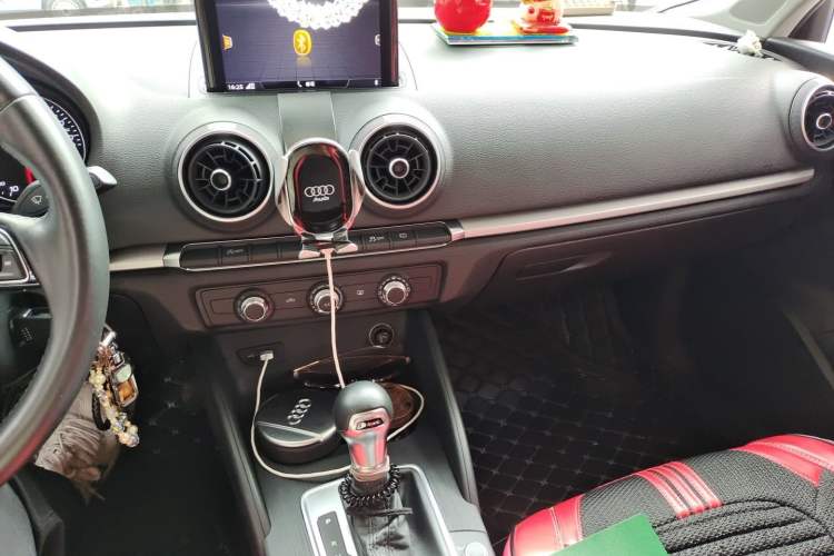 Used Audi A3 2020 Restyled Limousine 35 TFSI Ambition Version China VI Audio And AC Panel