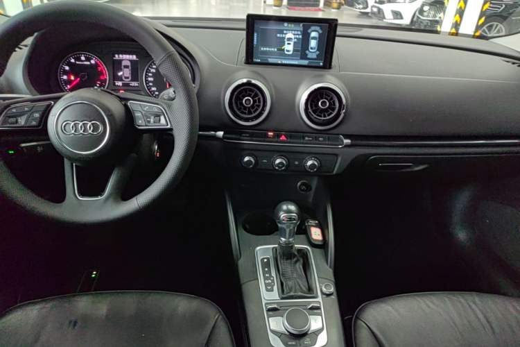 Used Audi A3 2020 Limousine 35 TFSI Fashion Edition China VI Emission Standard Audio And AC Panel