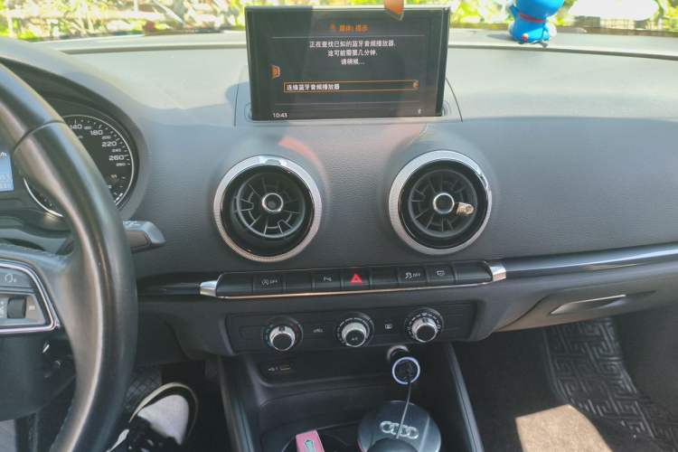 Used Audi A3 2020 Sportback 35 TFSI Fashion Edition China VI Emission Standard Audio And AC Panel