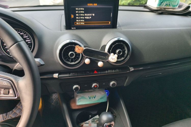 Used Audi A3 2020 Sportback 35 TFSI Fashion Edition China VI Emission Standard Audio And AC Panel