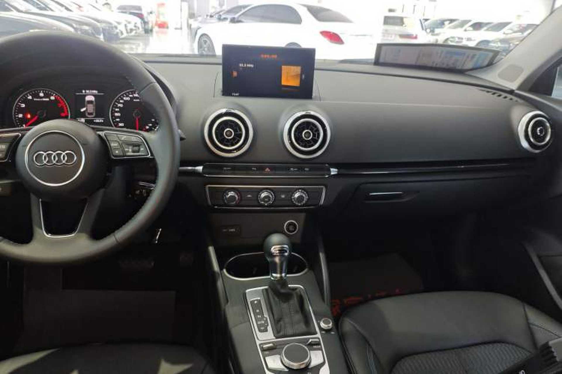 Used Audi A3 2020 Limousine 35 TFSI Fashion Edition China VI Emission Standard Audio And AC Panel