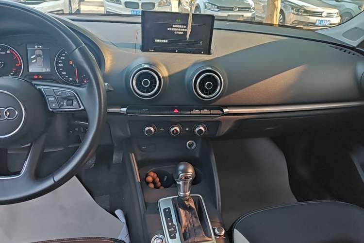 Used Audi A3 2020 Restyled Sportback 35 TFSI Entry-Level China VI Emission Standard Audio And AC Panel