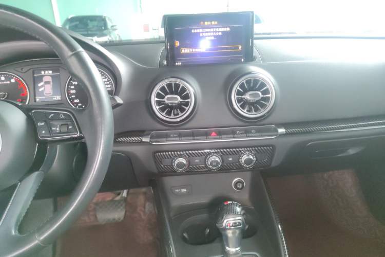 Used Audi A3 2020 Restyled Sportback 35 TFSI Entry-Level China VI Emission Standard Audio And AC Panel