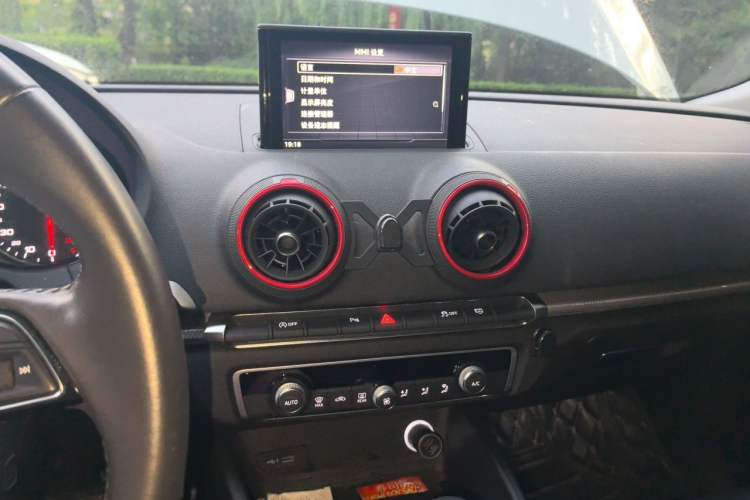 Used Audi A3 2020 Sportback 35 TFSI Style Edition China VI Emission Standard Audio And AC Panel