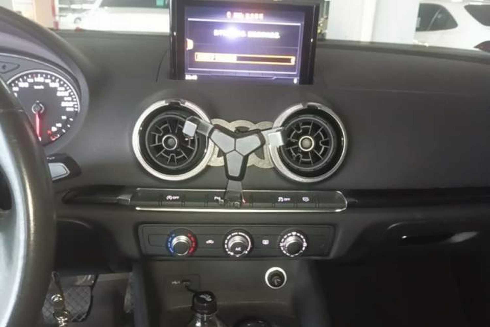Used Audi A3 2020 Limousine 35 TFSI Fashion Edition China VI Emission Standard Audio And AC Panel