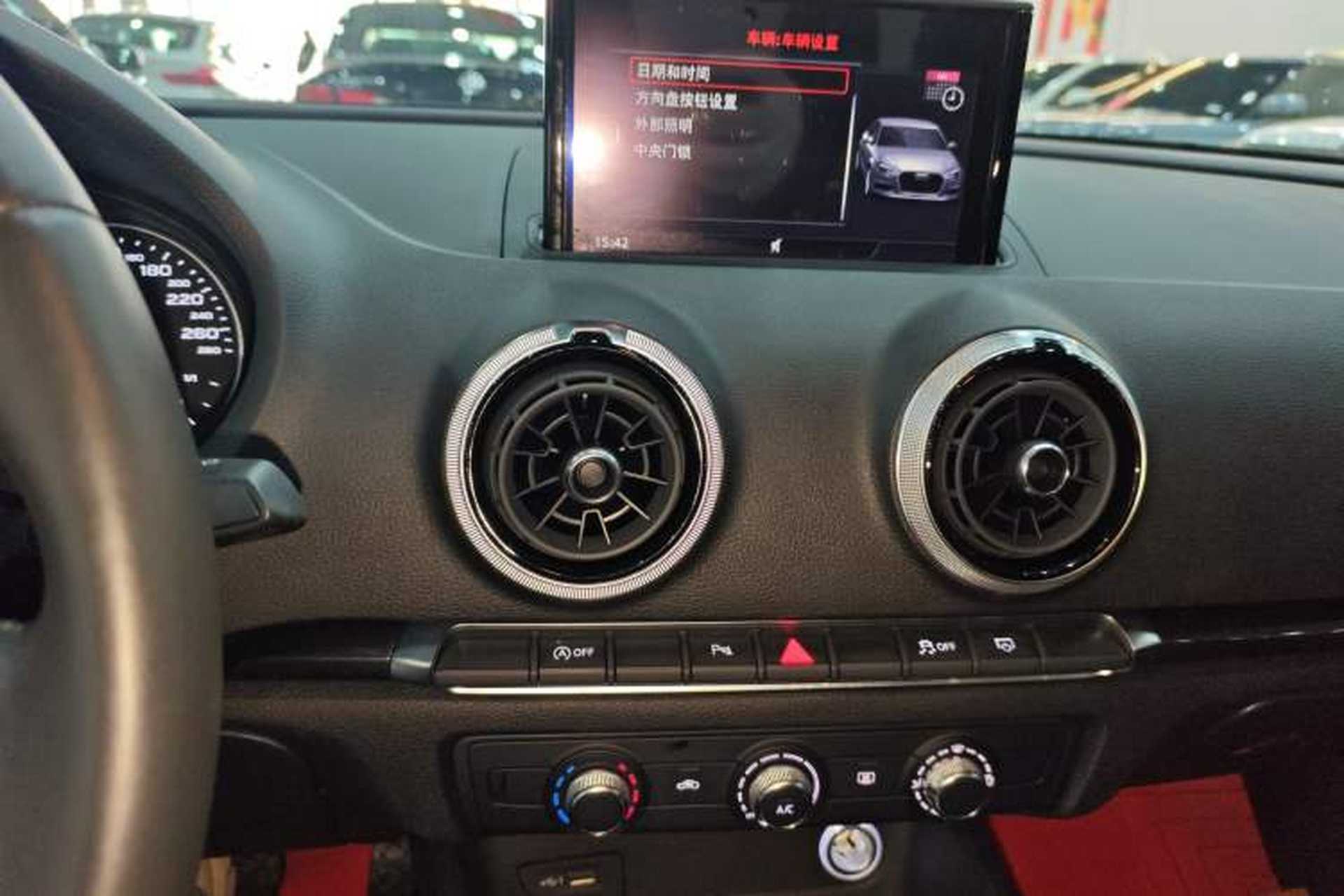 Used Audi A3 2020 Limousine 35 TFSI Fashion Edition China VI Emission Standard Audio And AC Panel