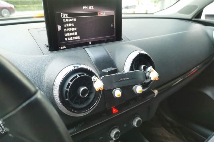 Used Audi A3 2020 Limousine 35 TFSI Fashion Edition China VI Emission Standard Audio And AC Panel