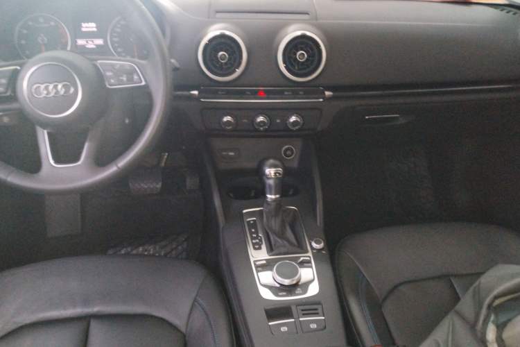 Used Audi A3 2020 Limousine 35 TFSI Fashion Edition China VI Emission Standard Audio And AC Panel