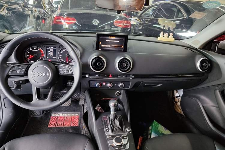 Used Audi A3 2020 Limousine 35 TFSI Fashion Edition China VI Emission Standard Audio And AC Panel