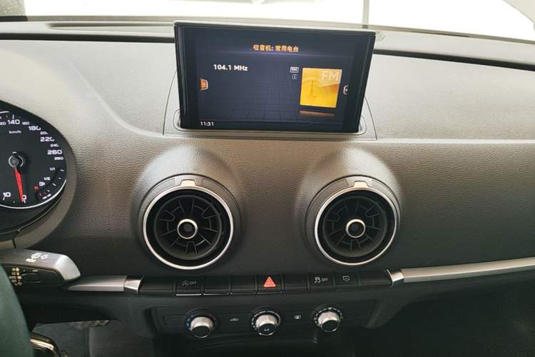 Used Audi A3 2020 Limousine 35 TFSI Ambition China VI Audio And AC Panel