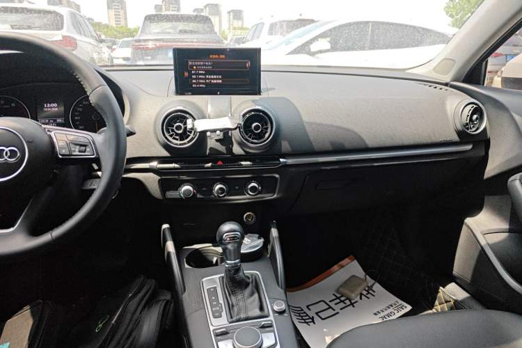 Used Audi A3 2020 Restyled Limousine 35 TFSI Ambition Version China VI Audio And AC Panel