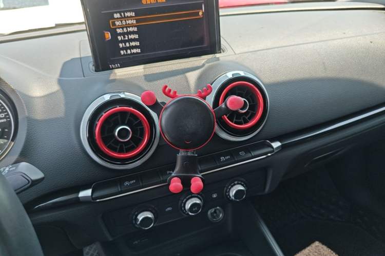Used Audi A3 2020 Sportback 35 TFSI Fashion Edition China VI Emission Standard Audio And AC Panel