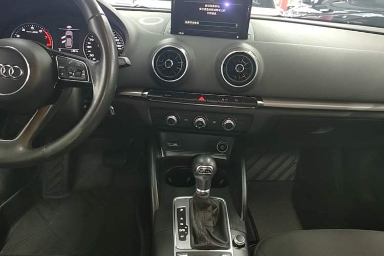 Used Audi A3 2020 Restyled Sportback 35 TFSI Entry-Level China VI Emission Standard Audio And AC Panel