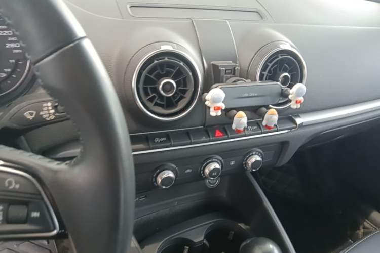 Used Audi A3 2020 Limousine 35 TFSI Ambition China VI Audio And AC Panel