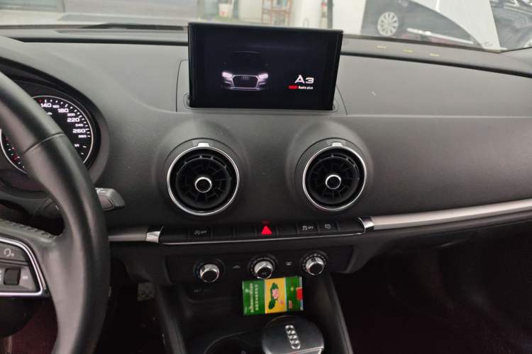 Used Audi A3 2020 Sportback 35 TFSI Ambition China VI Audio And AC Panel