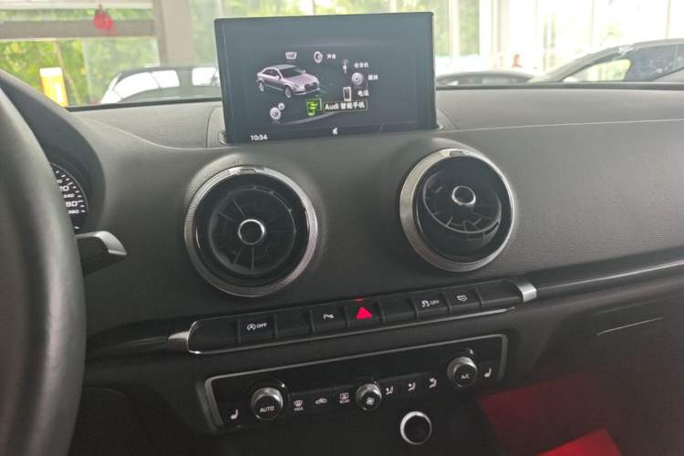 Used Audi A3 2020 Limousine 35 TFSI Fashion Edition China VI Emission Standard Audio And AC Panel