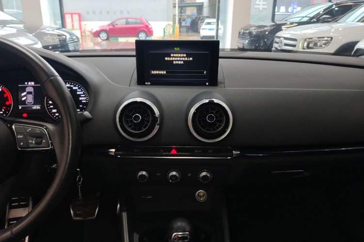 Used Audi A3 2020 Sportback 35 TFSI Fashion Edition China VI Emission Standard Audio And AC Panel