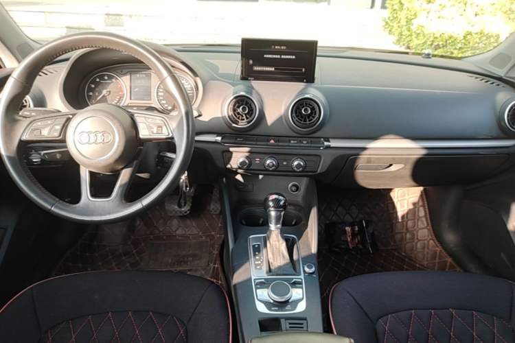 Used Audi A3 2020 Restyled Sportback 35 TFSI Entry-Level China VI Emission Standard Audio And AC Panel