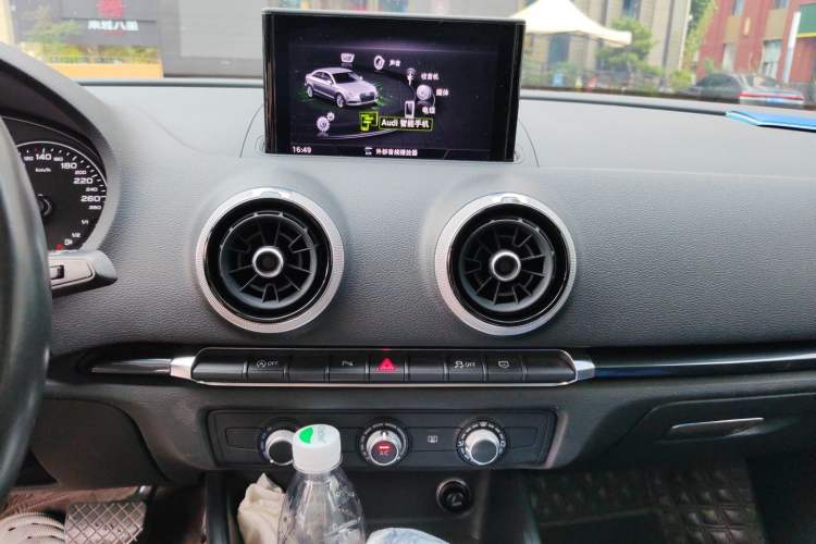 Used Audi A3 2020 Limousine 35 TFSI Fashion Edition China VI Emission Standard Audio And AC Panel