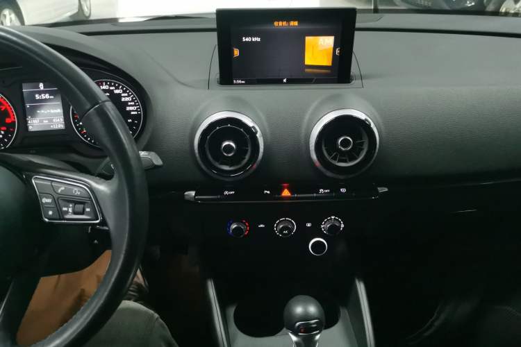 Used Audi A3 2020 Sportback 35 TFSI Fashion Edition China VI Emission Standard Audio And AC Panel