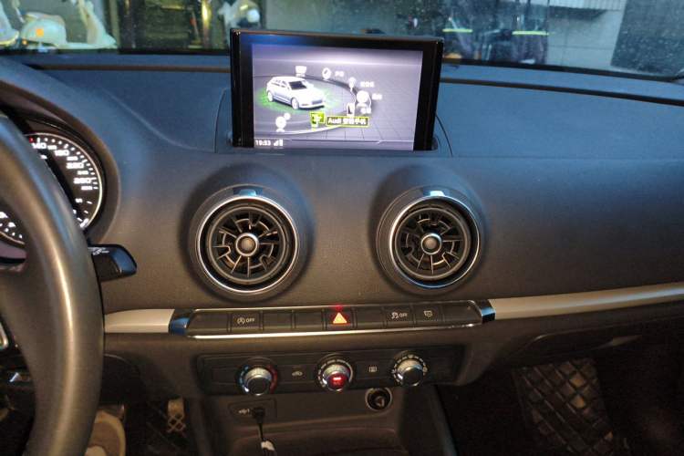 Used Audi A3 2020 Sportback 35 TFSI Ambition China VI Audio And AC Panel