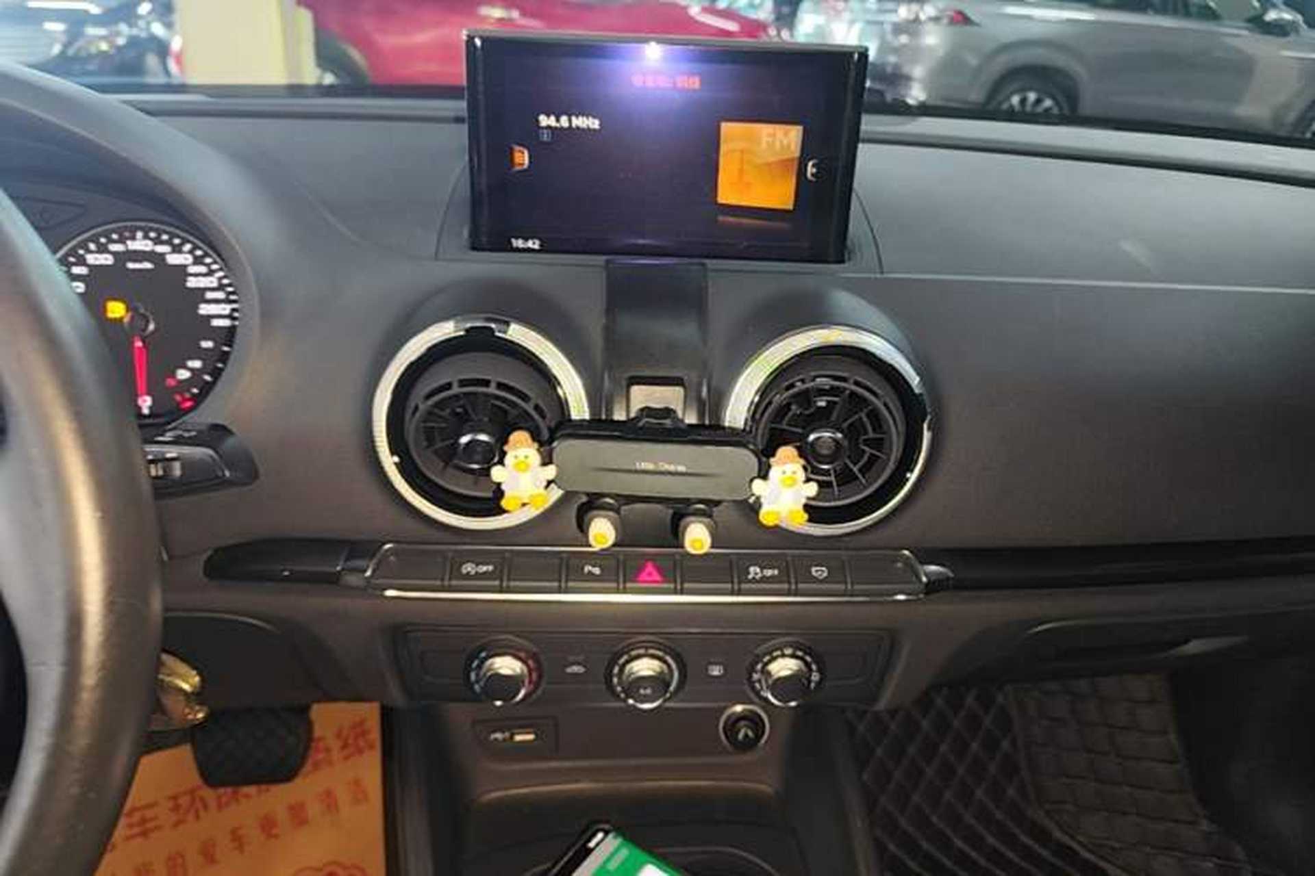 Used Audi A3 2020 Limousine 35 TFSI Fashion Edition China VI Emission Standard Audio And AC Panel