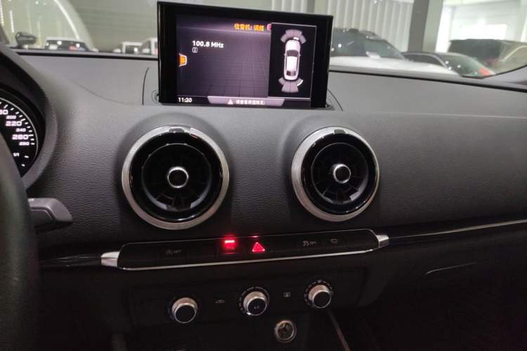 Used Audi A3 2020 Limousine 35 TFSI Fashion Edition China VI Emission Standard Audio And AC Panel