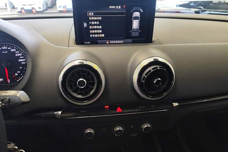 Used Audi A3 2020 Sportback 35 TFSI Fashion Edition China VI Emission Standard Audio And AC Panel