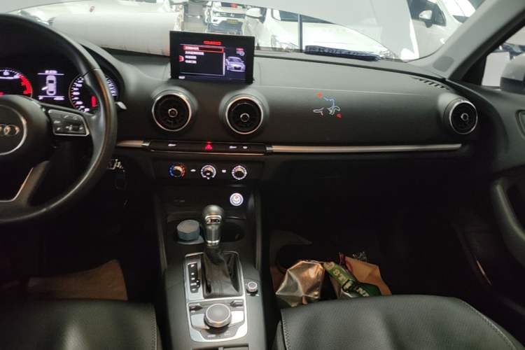 Used Audi A3 2020 Restyled Limousine 35 TFSI Ambition Version China VI Audio And AC Panel