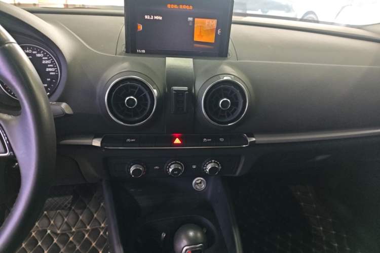 Used Audi A3 2020 Restyled Limousine 35 TFSI Ambition Version China VI Audio And AC Panel