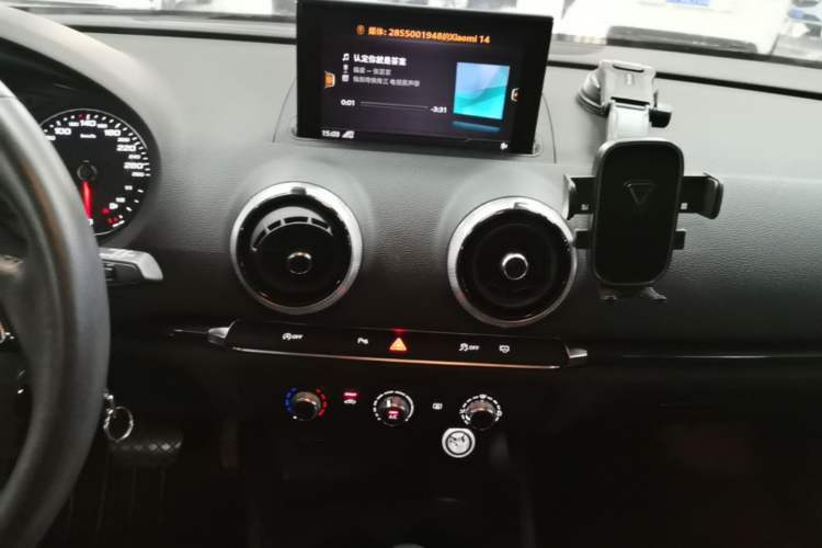 Used Audi A3 2020 Sportback 35 TFSI Fashion Edition China VI Emission Standard Audio And AC Panel