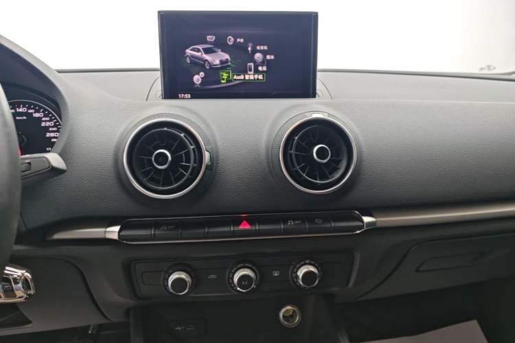 Used Audi A3 2020 Limousine 35 TFSI Ambition China VI Audio And AC Panel