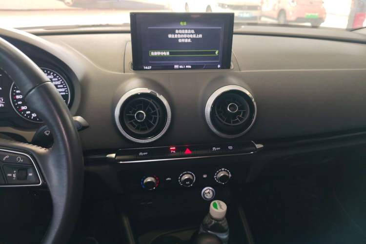 Used Audi A3 2020 Sportback 35 TFSI Fashion Edition China VI Emission Standard Audio And AC Panel