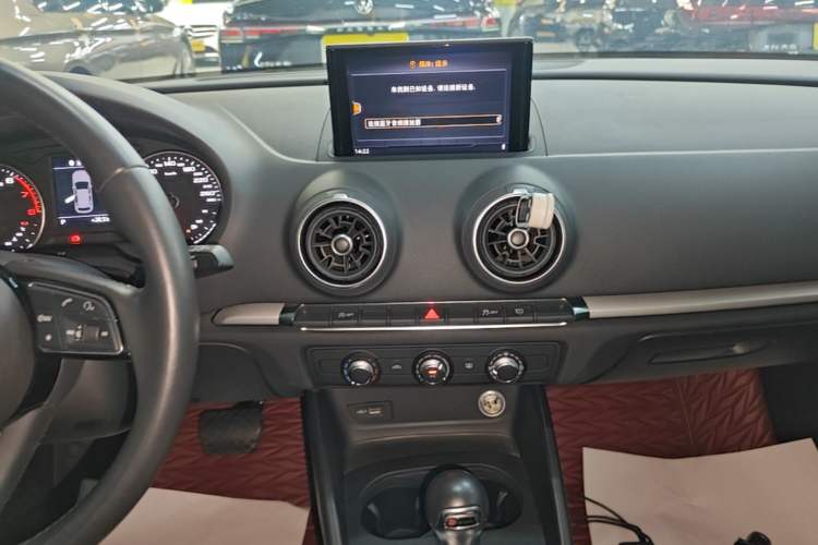 Used Audi A3 2020 Restyled Sportback 35 TFSI Entry-Level China VI Emission Standard Audio And AC Panel