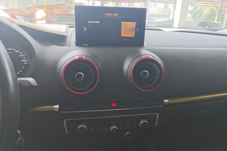 Used Audi A3 2020 Limousine 35 TFSI Fashion Edition China VI Emission Standard Audio And AC Panel