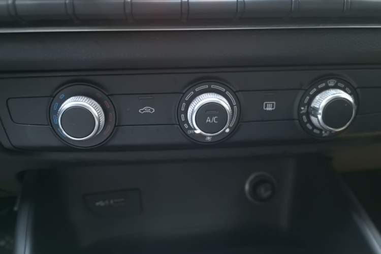 Used Audi A3 2020 Limousine 35 TFSI Fashion Edition China VI Emission Standard Audio And AC Panel