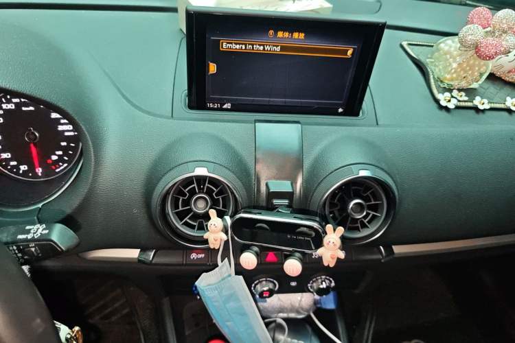 Used Audi A3 2020 Restyled Sportback 35 TFSI Entry-Level China VI Emission Standard Audio And AC Panel