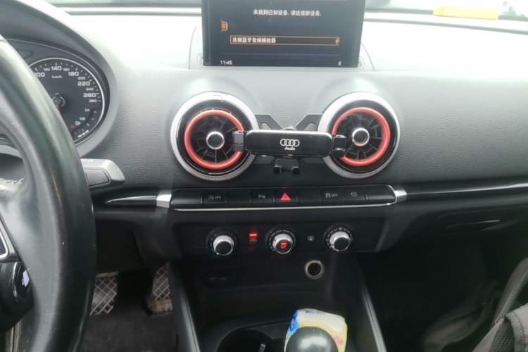 Used Audi A3 2020 Limousine 35 TFSI Fashion Edition China VI Emission Standard Audio And AC Panel