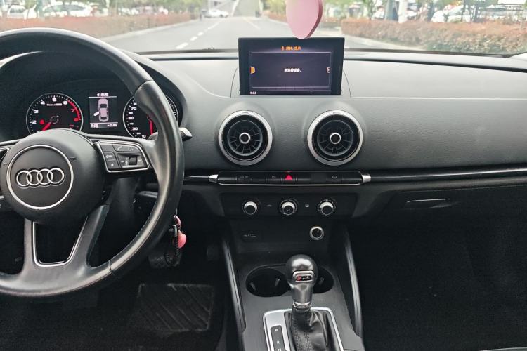 Used Audi A3 2020 Limousine 35 TFSI Fashion Edition China VI Emission Standard Audio And AC Panel