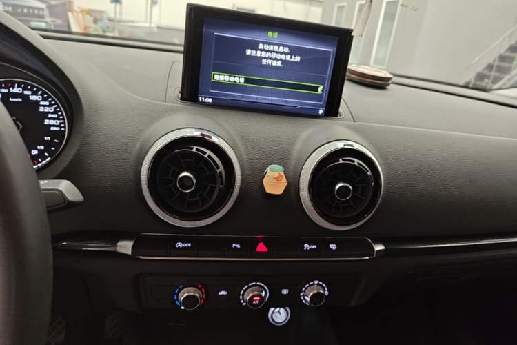 Used Audi A3 2020 Limousine 35 TFSI Fashion Edition China VI Emission Standard Audio And AC Panel