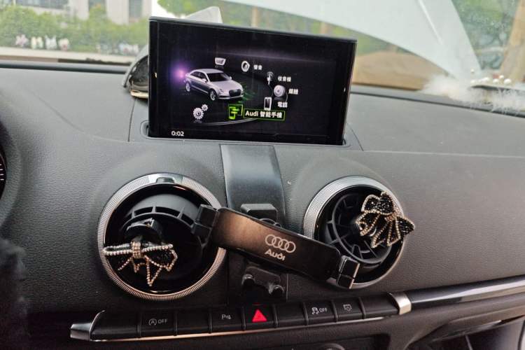 Used Audi A3 2020 Limousine 35 TFSI Fashion Edition China VI Emission Standard Audio And AC Panel