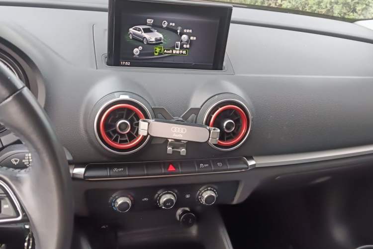 Used Audi A3 2020 Restyled Limousine 35 TFSI Ambition Version China VI Audio And AC Panel