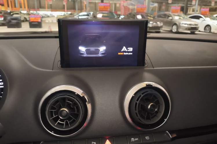 Used Audi A3 2020 Sportback 35 TFSI Fashion Edition China VI Emission Standard Audio And AC Panel