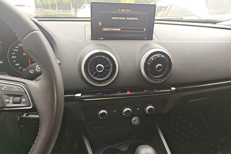 Used Audi A3 2020 Limousine 35 TFSI Fashion Edition China VI Emission Standard Audio And AC Panel