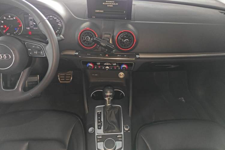 Used Audi A3 2020 Limousine 35 TFSI Style Edition China VI Emission Standard Audio And AC Panel